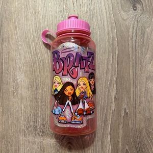 NWOT Bratz water bottle